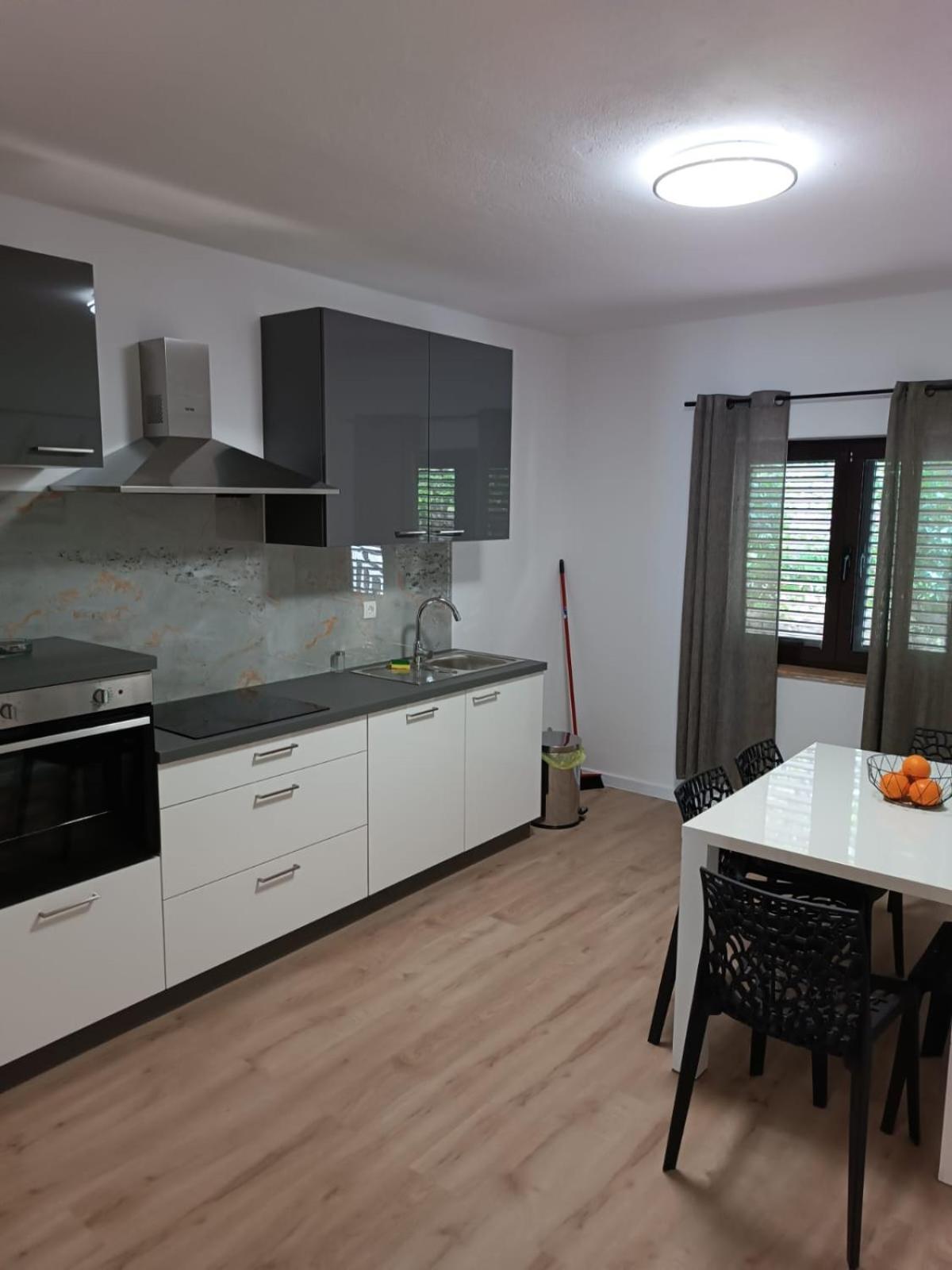 Legin Apartment Živogošće Екстериор снимка